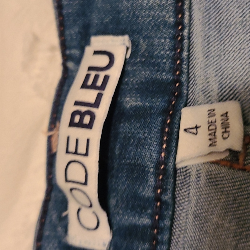 Code Bleu Capri - Picture 4 of 8